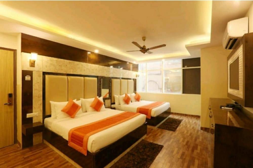 Hotel Plazzo Neu-Delhi Exterior foto